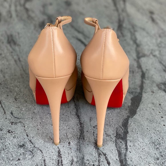 Christian Louboutin Nude 37 T Strap Platform Heels - Picture 5 of 6